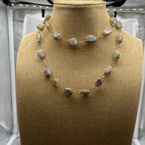 Chic Gold Tone and Gray Real Stone Necklace - Picture 1 of 3